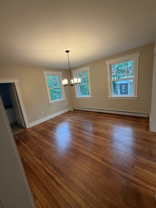 Building Photo - 63 Pine Tree Terrace
