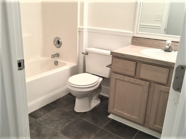 Building Photo - 121 Nottingham Dr E