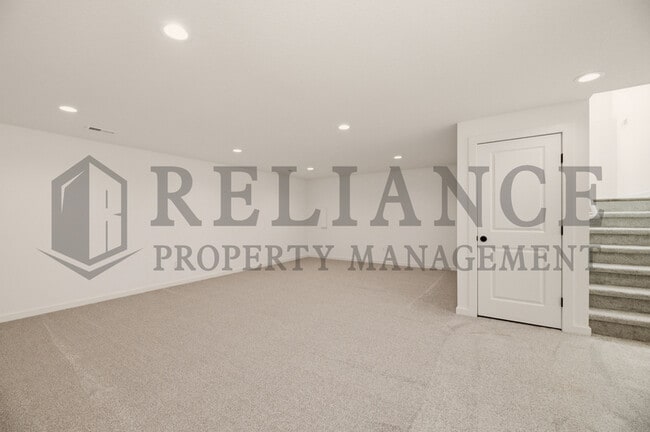 Building Photo - 5247 N Pinecrest Ct