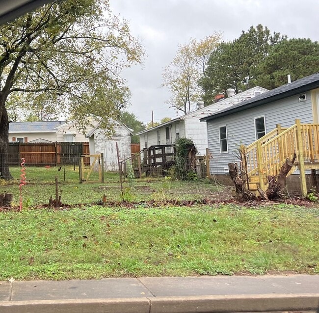 Building Photo - Available NOW