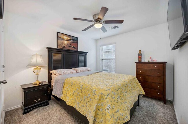 Building Photo - 16684 Lonely Pines Dr