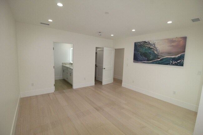 Building Photo - Oxnard Shores: Huge Rooftop Deck w/Ocean Views!