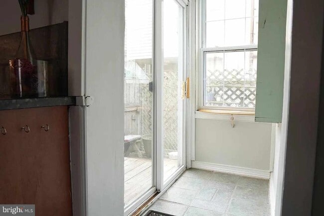 Building Photo - 3265 Salmon St