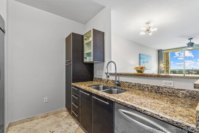 Building Photo - 550 Okeechobee Blvd