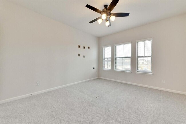 Building Photo - 14400 Kira Ln