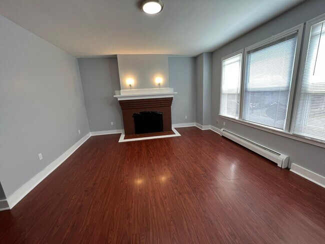 Building Photo - 677 Elm St