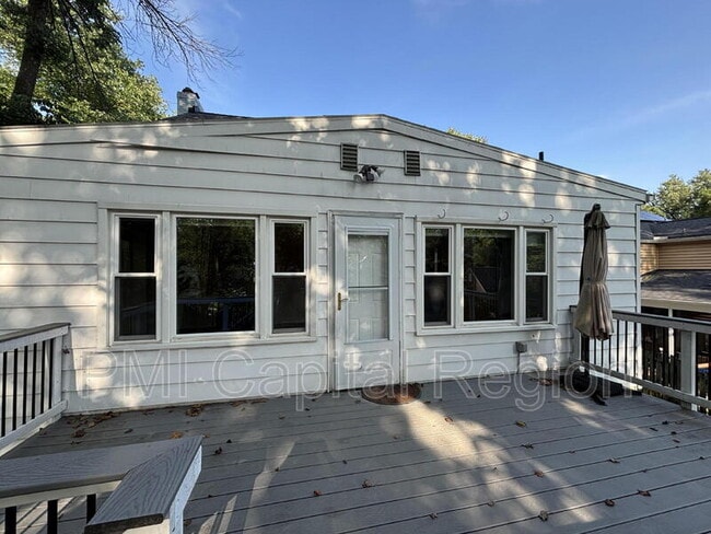 Building Photo - 8710 Maywood Ave