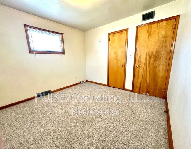 Building Photo - 2205 Lindyview Rd