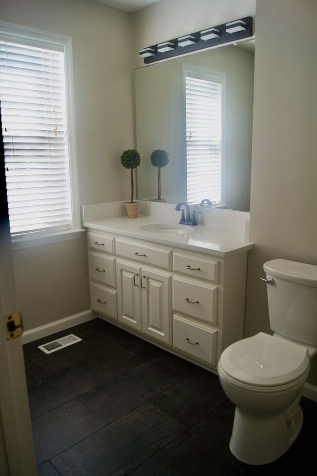 Building Photo - 301 Stargate Rd