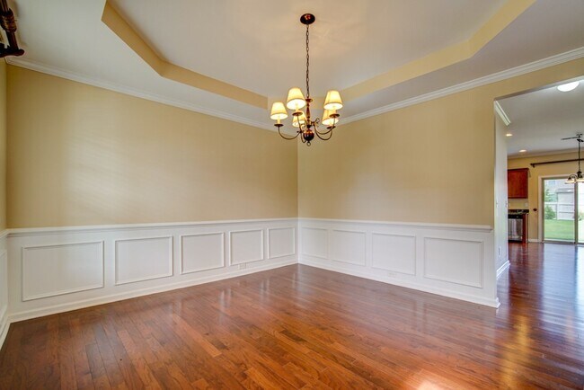 Building Photo - Gorgeous 4/5 BR, 3 BA, 2 Car Garage Home with Fenced Backyard and Large Storage Unit