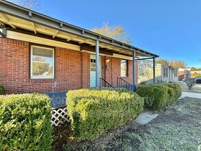 Building Photo - 205 N Key Blvd