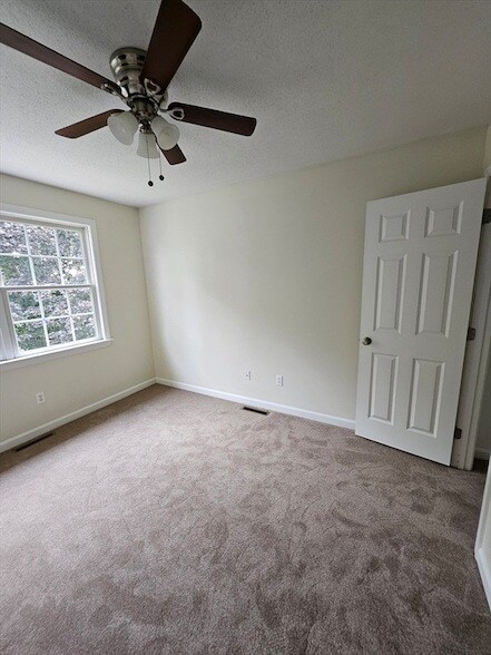 Building Photo - 61 Lawe St