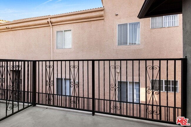 Building Photo - 10610 Landale St