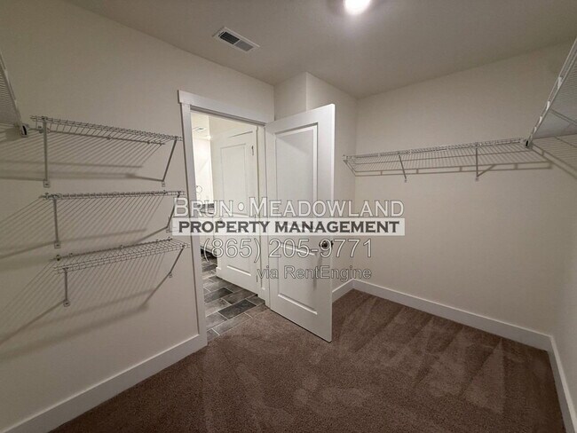 Building Photo - 2424 Limelight Ln