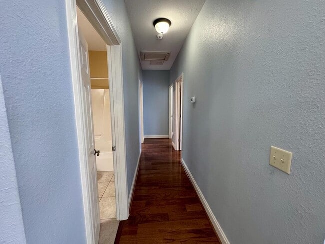 Building Photo - 130 Gulf Terrace Ln