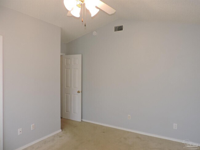 Building Photo - 345 Mirabelle Dr