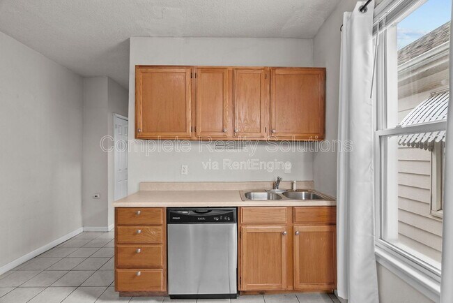 Building Photo - 4152 Wilmington Ave