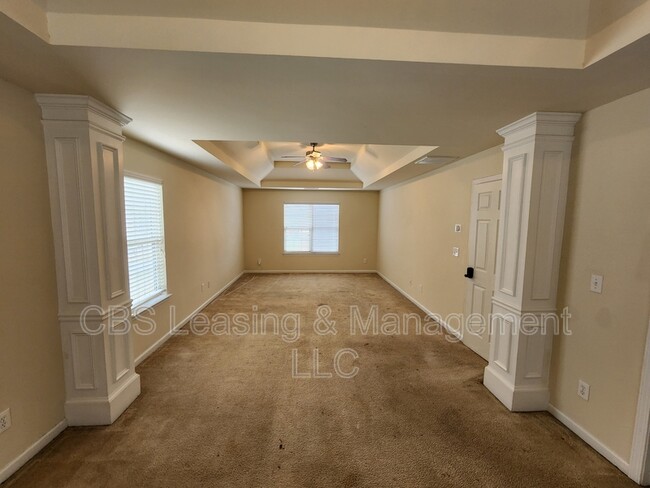 Building Photo - 25 Avery Dr