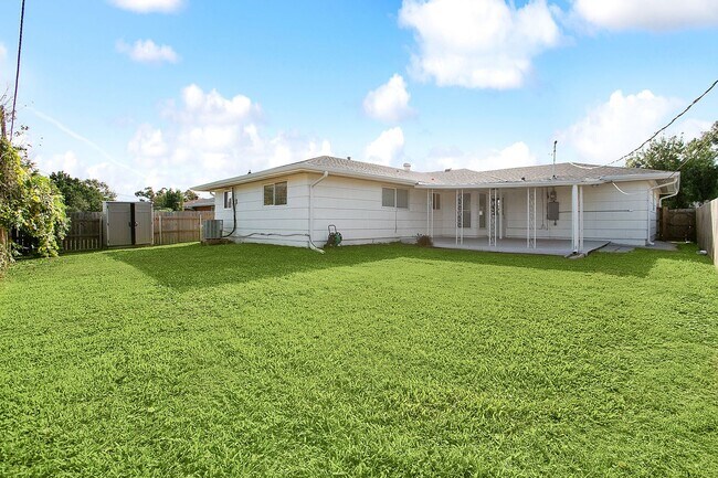 Building Photo - 1/2 OFF March Rent! Metairie 4 Bedroom plu...