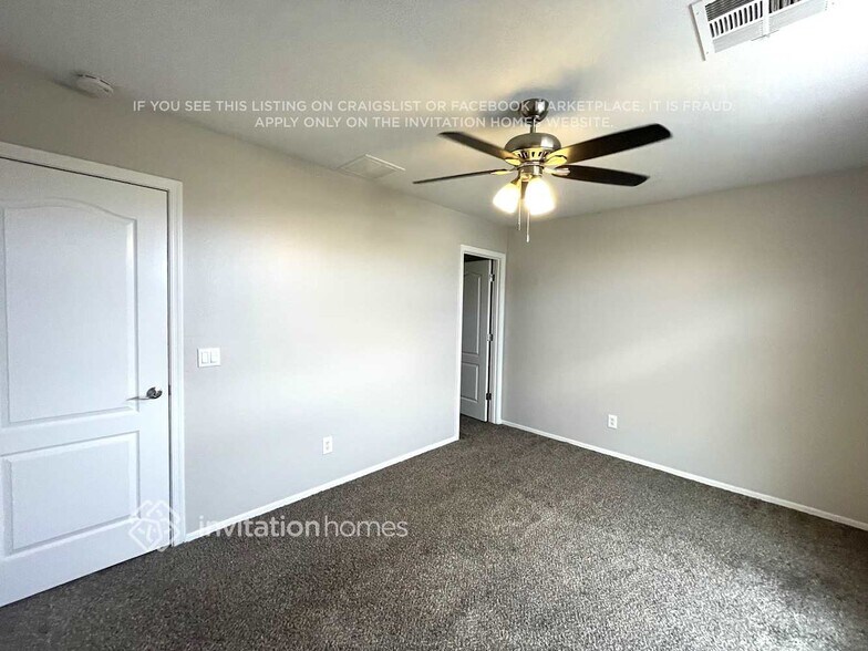 Building Photo - 14847 N 174th Ln