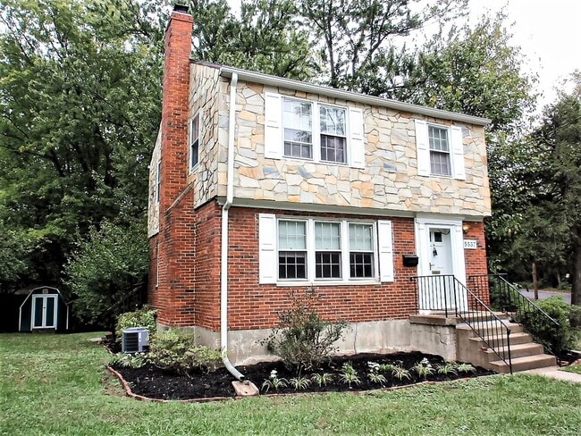 Primary Photo - Ideal 3 Bedroom 2 Bath Colonial Just Over ...
