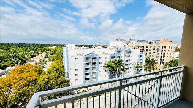 Building Photo - 2665 SW 37th Ave