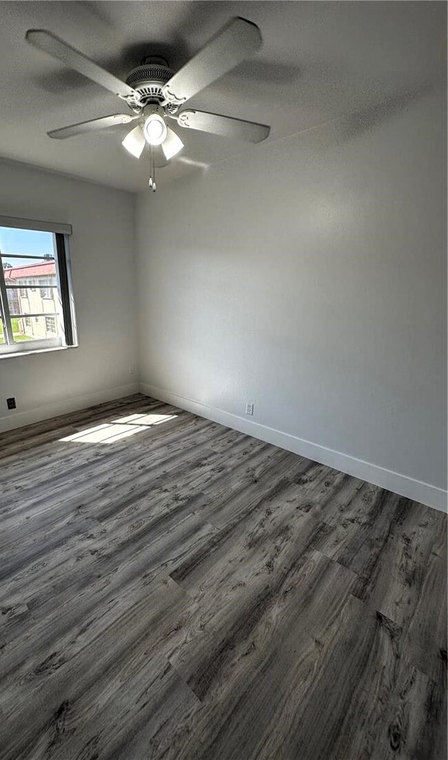 Building Photo - 12840 SW 43rd Dr