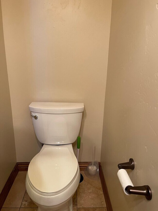 Building Photo - Gorgeous home in Orem