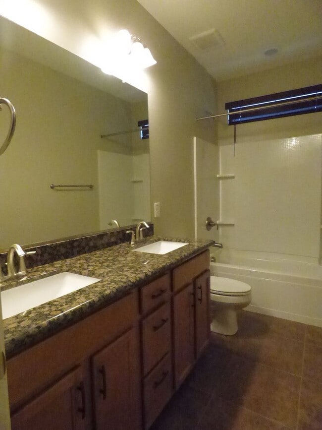 Building Photo - Newer neighborhood in Goodyear!  All appliances included!