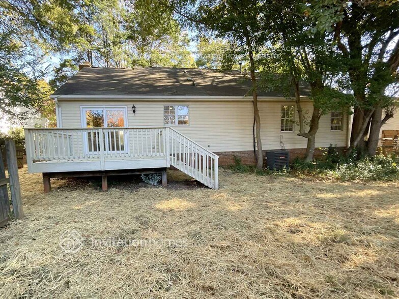 Building Photo - 7341 Morris Pond Dr