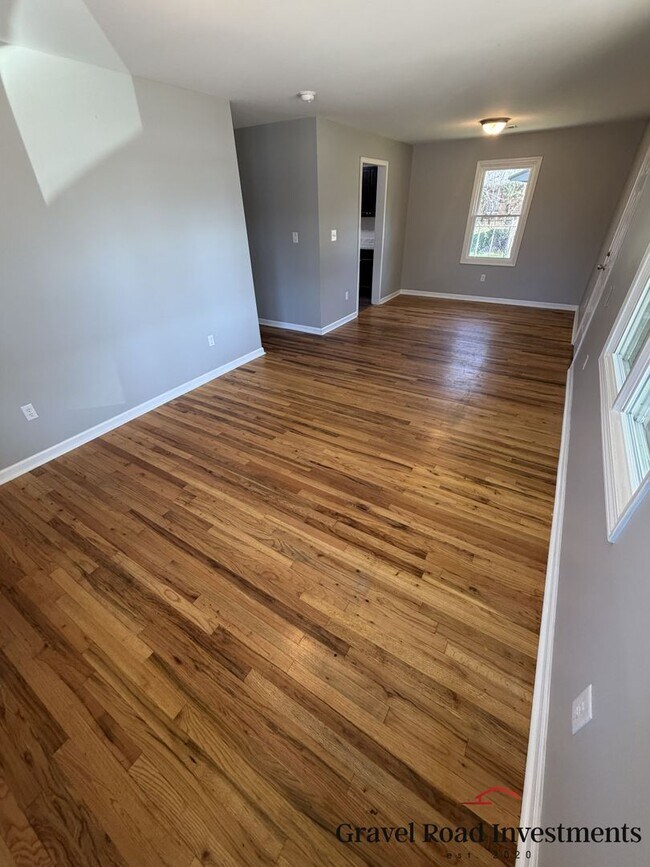 Building Photo - Beautifully Remodeled 3-Bedroom, 1-Bathroom House