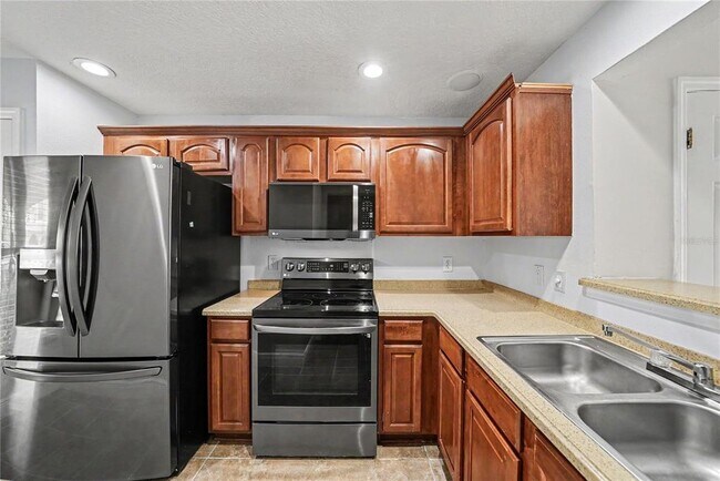 Building Photo - 8106 Silent Creek Dr