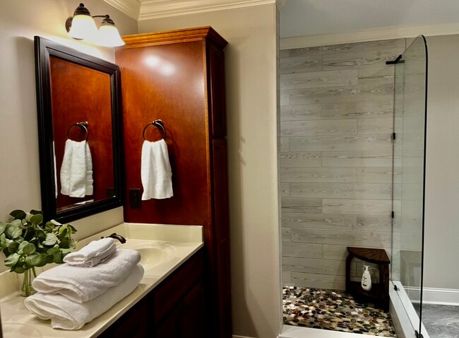 Building Photo - 1924 Leighton Dr