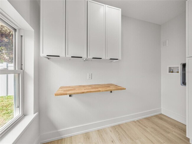 Building Photo - 6709 Cardinal Dr S