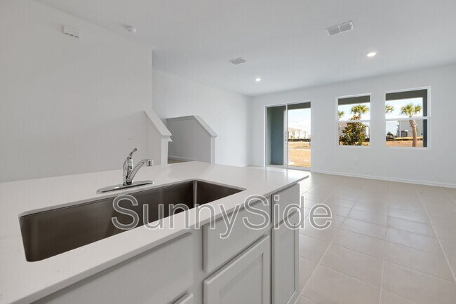 Building Photo - 2939 Maloof Dr