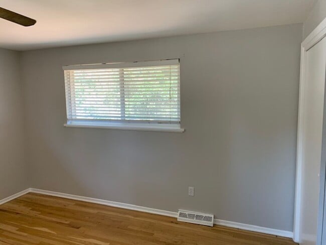 Building Photo - Private 2-Story End Unit