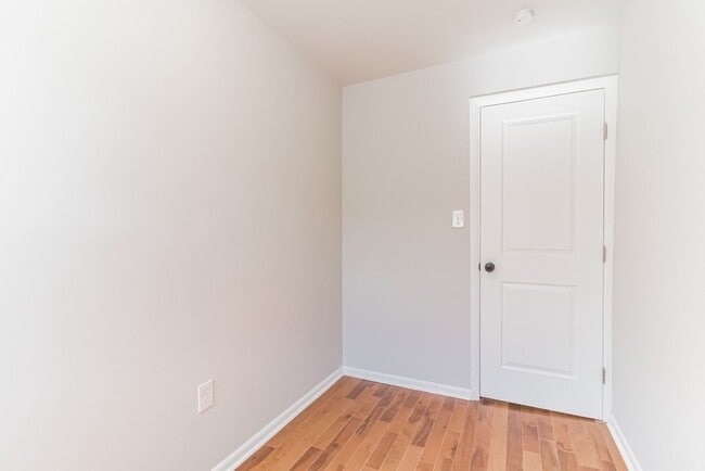 Building Photo - Two bedroom one Bathroom House for rent