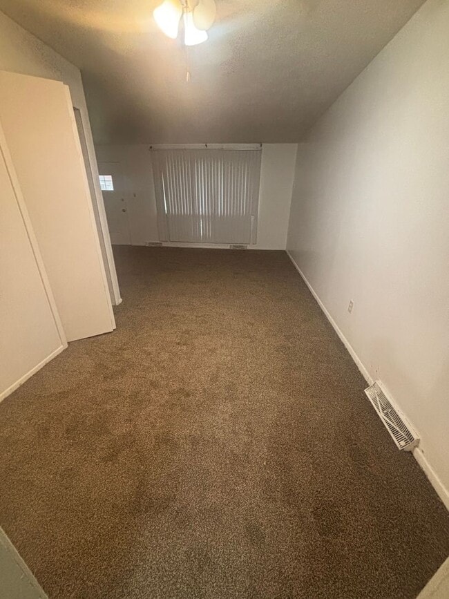 Building Photo - 23673 Banbury Cir