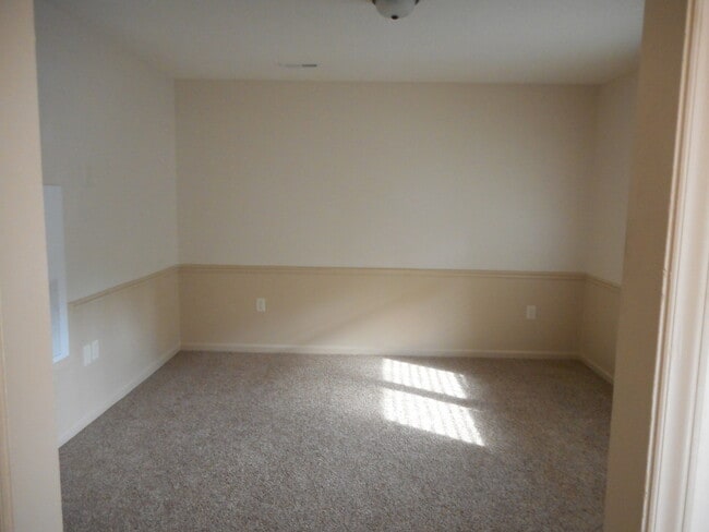 Building Photo - 830 Iredell St