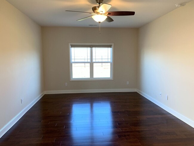 Building Photo - Whitsett / Brghtwood Farms