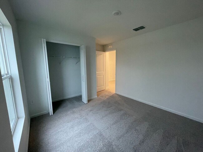Building Photo - 1543 Jessica Blvd