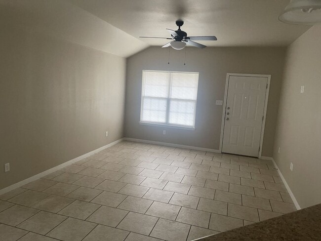 Building Photo - 1309 Vanguard Ln