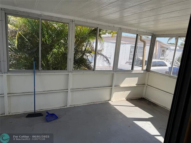 Building Photo - 3161 SW 53rd Ave
