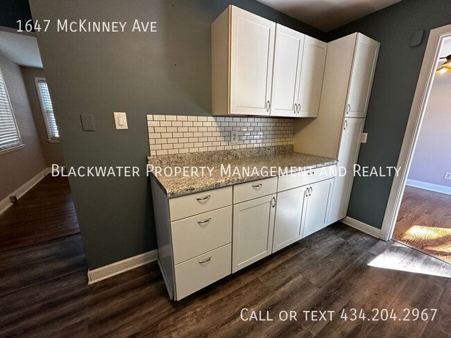 Building Photo - 1647 McKinney Ave