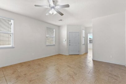 Building Photo - Charming 3-Bedroom Home with 2 Full Baths close to Park