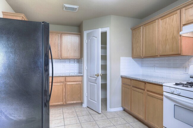 Building Photo - 21803 Manor Ct Dr