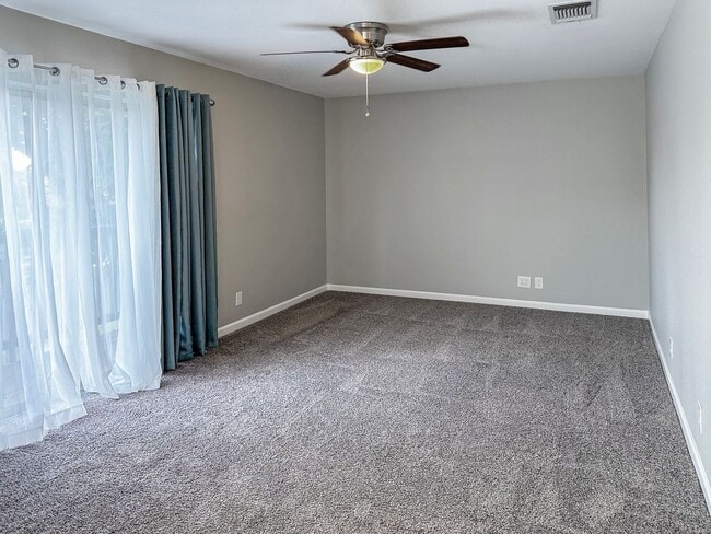 Building Photo - Charming 4-Bedroom with Modern Upgrades in Prime Location