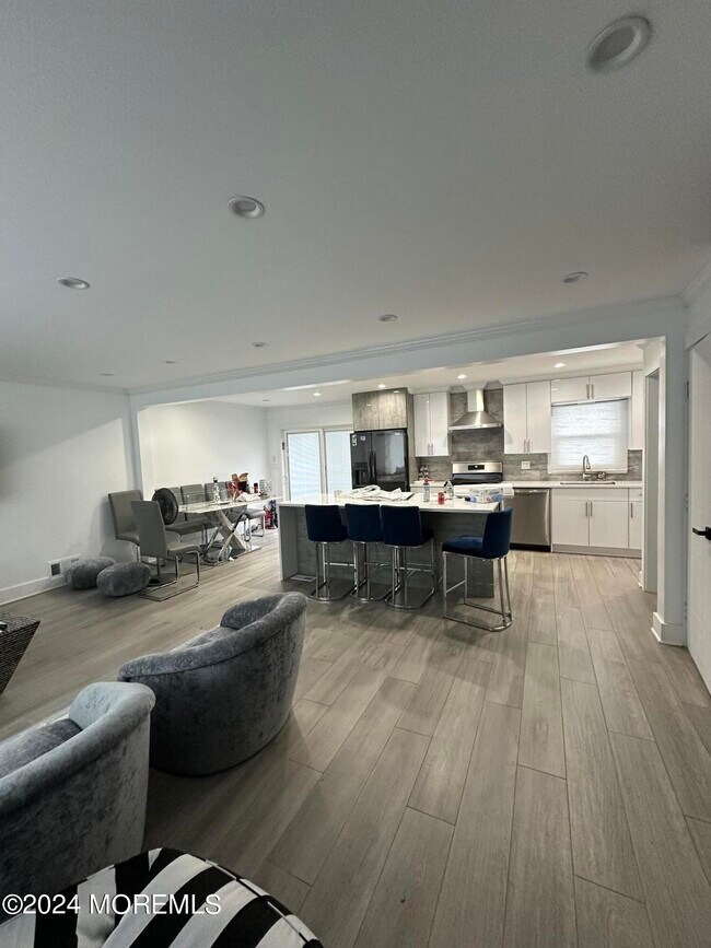 Building Photo - 46 Hilltop Rd