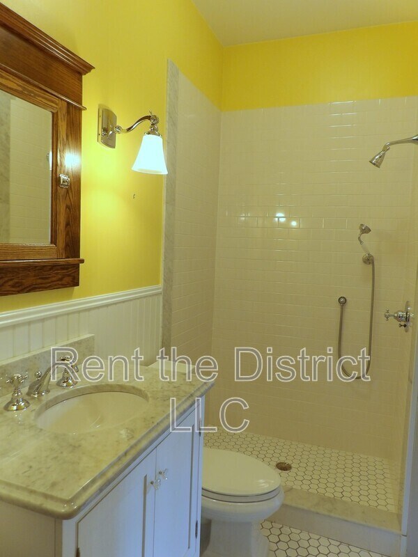 Building Photo - 1130 5th St NW