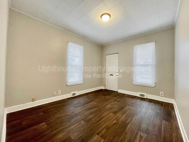 Building Photo - 1633 Peck St